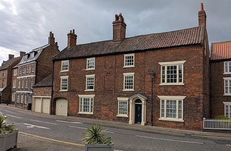 82 Westgate